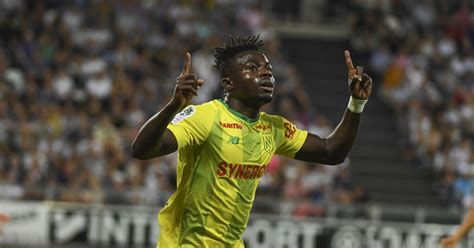 Fc Nantes Mercato La Prolongation De Moses Simon Au Point Mort