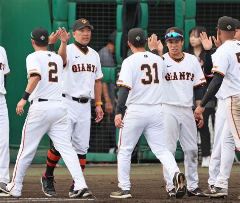 巨人・阿部慎之助監督〝初陣〟で大勝 初回に5者連続適時打含む一挙7点「いいつながりができた」：「おっ！」でつながる地元密着のスポーツ応援