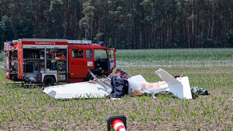 Bad Sassendorf Kleinflugzeug Abgest Rzt Pilot Schwer Verletzt