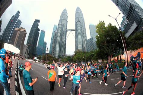 Kuala Lumpur Standard Chartered Marathon Klscm Kicks Off With