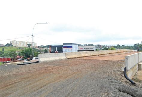 Moradores Desafiam Obras Paradas Grupo A Hora