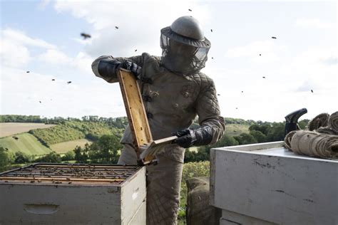 Foto De La Pel Cula Beekeeper El Protector Foto Por Un Total De