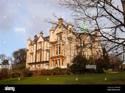 Invergare House Formally Rowalyen Glenaren Road Rhu The Home Of The