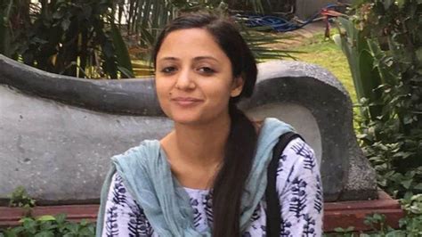 Shehla Rashid JNU क परव उपधयकष शहल रशद क खलफ चलग कस