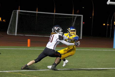 Hazen defeats Kentlake football | Covington-Maple Valley Reporter