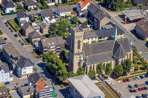 Castrop Rauxel aus der Vogelperspektive Kirchengebäude St Lambertus