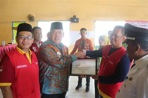 Azwar Hadi Ketua PMI Lampung Timur Memberi Sambutan Acara Donor Darah