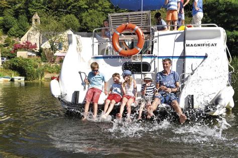 Vacances en péniche en famille