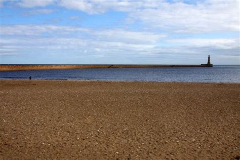 The beach in the harbour Photo | UK Beach Guide