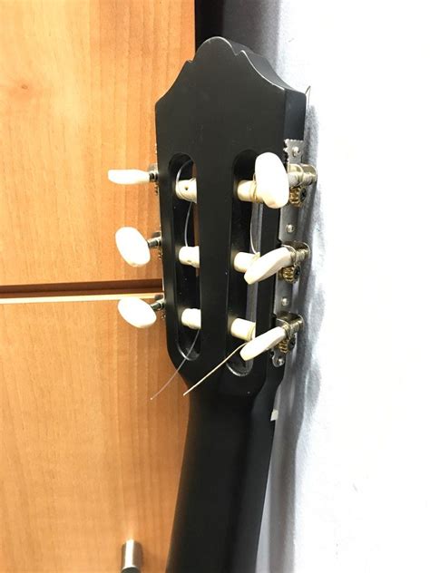 Yamaha Classical Guitar C40 with bag, Hobbies & Toys, Music & Media ...