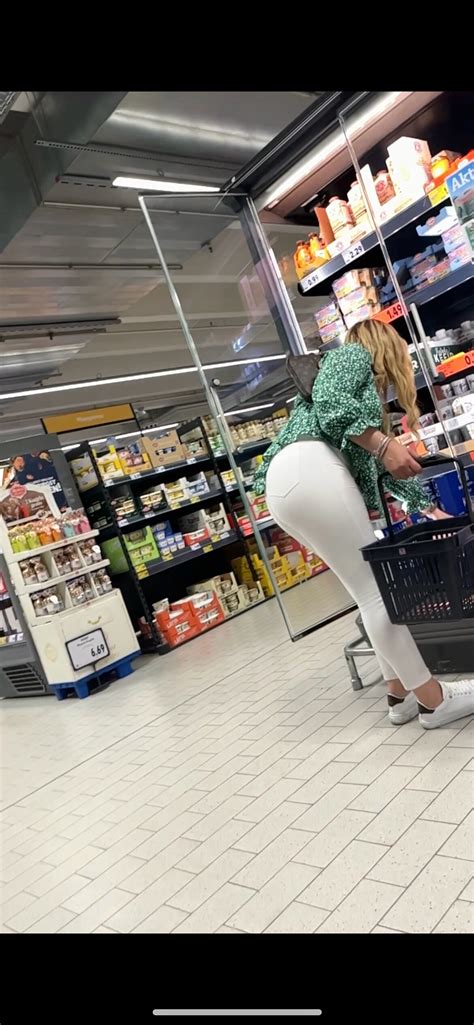 German Blonde Milf In Thight White Jeans OC Tight Jeans Forum