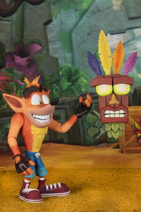 Crash Bandicoot Ultra Deluxe Crash Figure With Aku Aku Mask