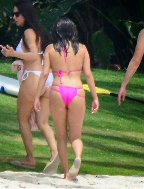 Blog de la Tele Selena Gomez con curvas en bikini en Puerto Vallarta México