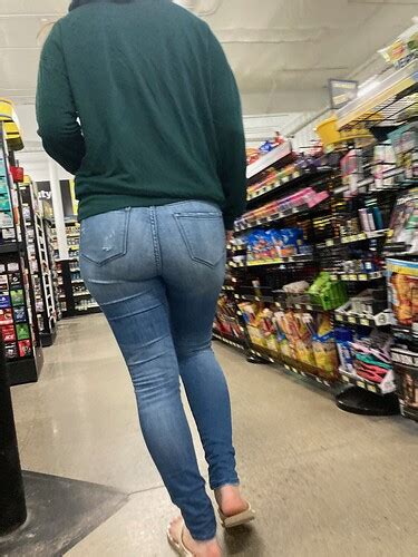 Super Thick Brunette Milf Tight Jeans Pawg Tight Jeans Forum