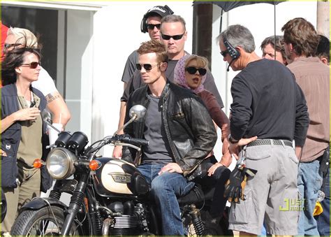 Photo Christina Aguilera Cam Gigandet Motorcycle Photo