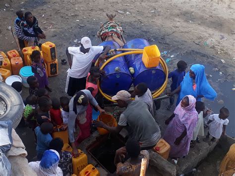 Nouakchott P Nurie D Eau Potable La Soif Des Populations Reines D