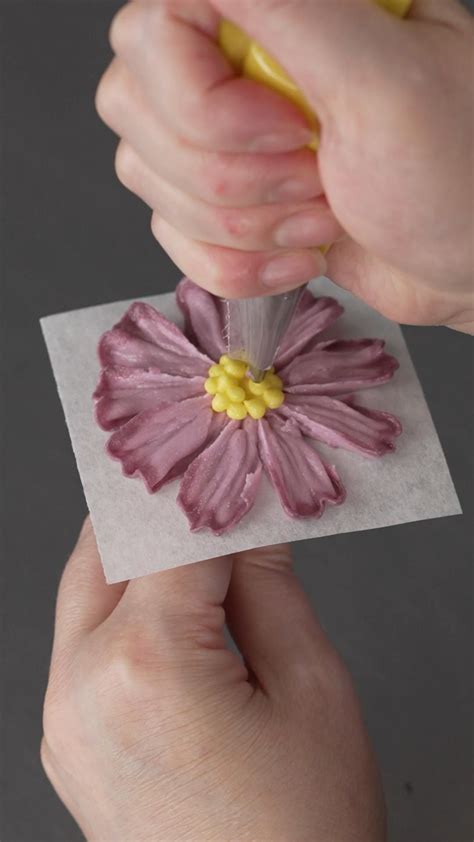 How To Pipe Buttercream Zinnia Artofit
