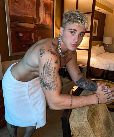 Nudes Hotguyswithtattoos NUDE PICS ORG