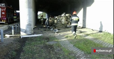 Dwie Osoby Zgin Y Na Autostradzie A Cz Stochowa Radomsko