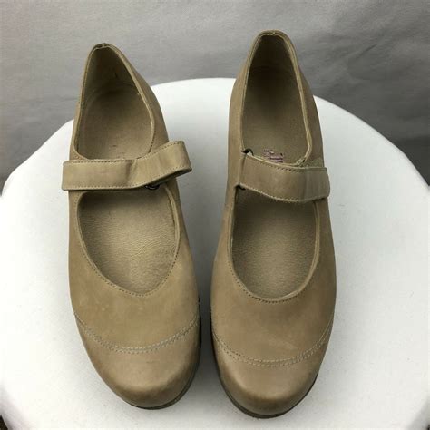 Built Up Shoes And Shortlegs Lovely Beige Leather Maryjanes With A ½