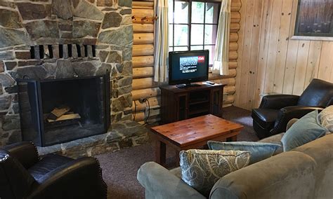 Cabin Rentals in Idaho | Elkins Resort on Priest Lake