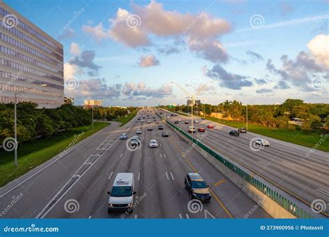 Miami Florida Usa November 09 2015 Freeway Road With Cars