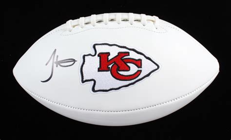 Tyreek Hill Signed Chiefs Logo Football (Beckett) | Pristine Auction