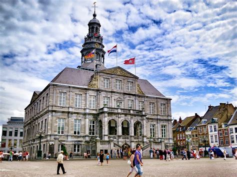 Visitare Maastricht la più antica città olandese The World Passenger