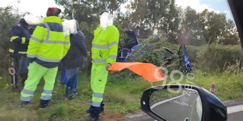 Incidente Sulla A20 Auto Finisce Fuori Strada Tra Milazzo E Barcellona