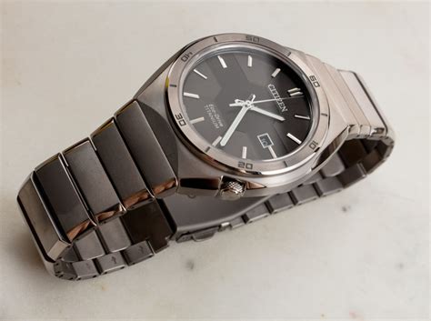 Hands On Citizen Super Titanium Armor Ca7050 57h Ca7058 55e Aw1660