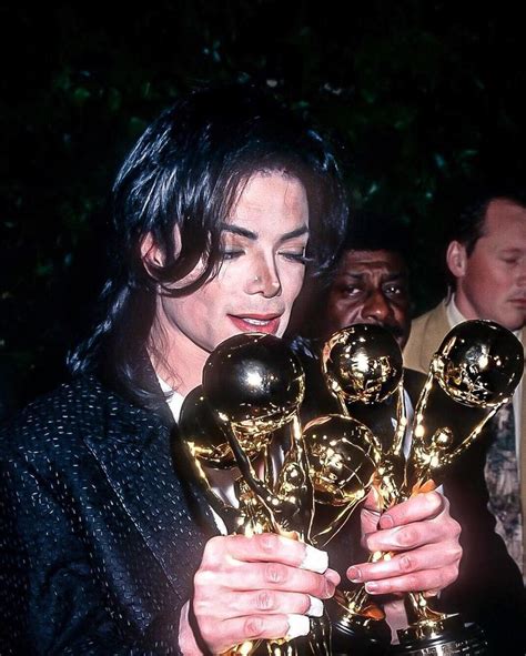 Michael jackson HQ photo 🖤1996 World Music Awards MONTE CARLO, MONACO - MAY 8: American singer ...