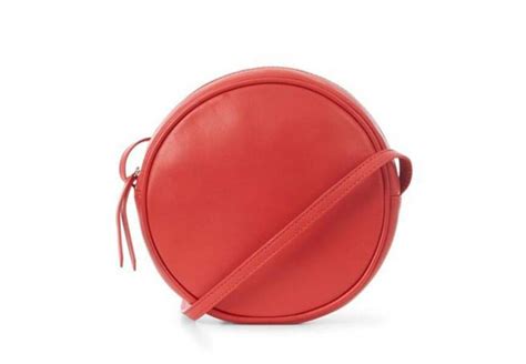 15 modèles pour adopter le sac rond Femme Actuelle