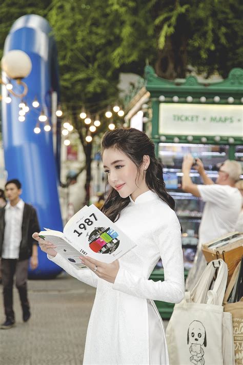 Elly Trần lần đầu trải lòng thời bỏ học trở thành hot girl ngực khủng Báo Dân trí