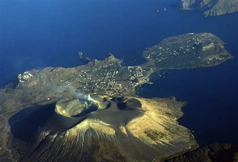 Vacanze In Sicilia Sull Isola Di Vulcano Le Spiagge Pi Belle E Utili