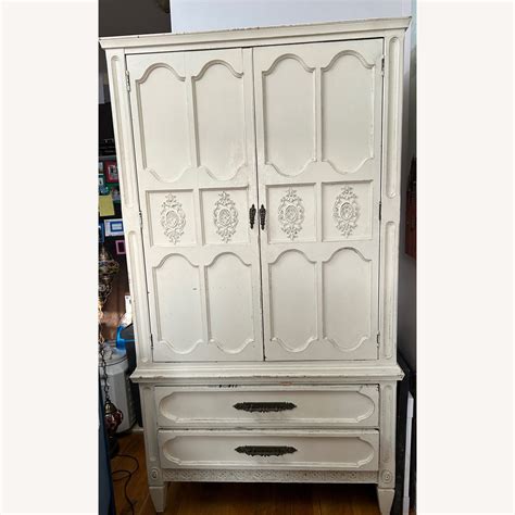 Shabby Chic Armoire Aptdeco
