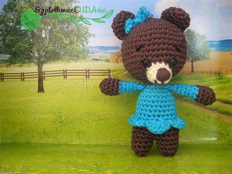 Miś - szydełkowy brelok - SzydelkoweCUDAsie