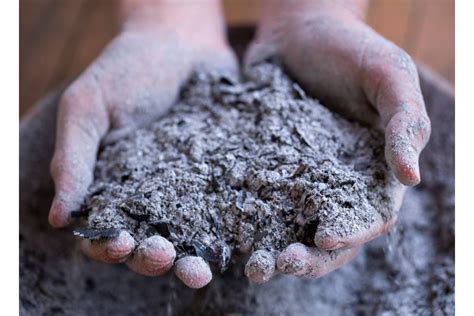 Même vos cendres de cheminée et de poêle à bois peuvent être