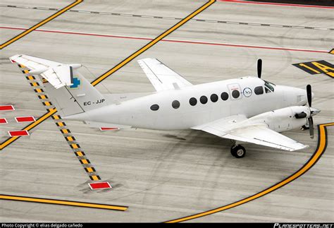 EC JJP Urgemer Canarias Beechcraft B200 King Air Photo By Elias Delgado