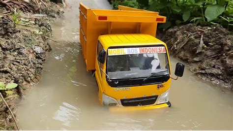 TRUK CANTER KESULITAN MELEWATI BANJIR DAN JALAN LICIN Versi MOBIL