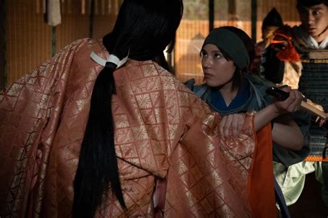 大河ドラマ「鎌倉殿の13人」第31話。せつ（山谷花純）を一撃で仕留めるトウ（山本千尋・右）（c）nhk ― スポニチ Sponichi Annex 芸能