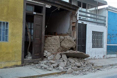 The Most Dramatic Images From Massive Chilean Earthquake - ABC News