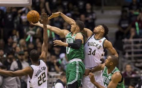 Antetokounmpo Mantiene Con Vida A Los Bucks El Correo