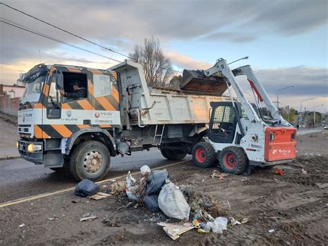 El Municipio De Trelew Mantiene Tareas De Limpieza Desmalezamiento Y