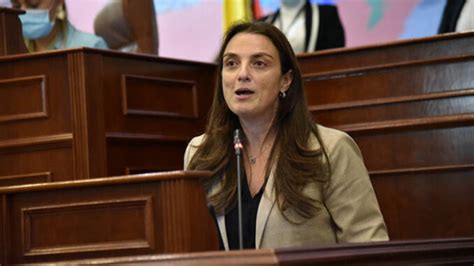 Niegan a la exministra Karen Abudinen el reconocimiento como víctima en