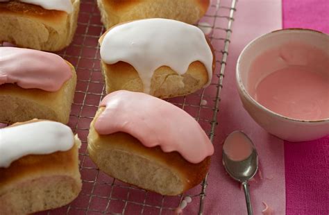 Iced Buns American Recipes Goodtoknow