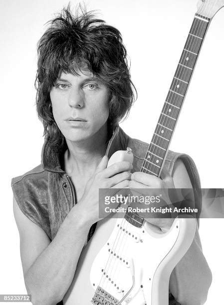 Jeff Beck Stratocaster Photos And Premium High Res Pictures Getty Images