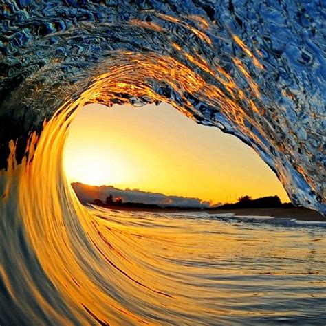 30 fotos tiradas dentro de ondas que farão você pensar em abandonar ...