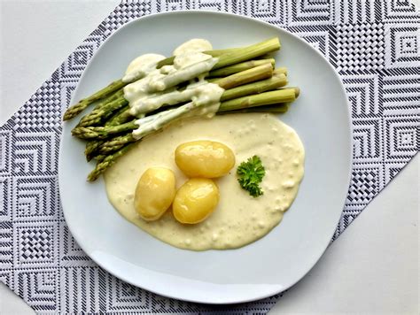 Gr Ner Spargel Mit Kartoffeln Und Zitronensauce Erdbeerschokola De