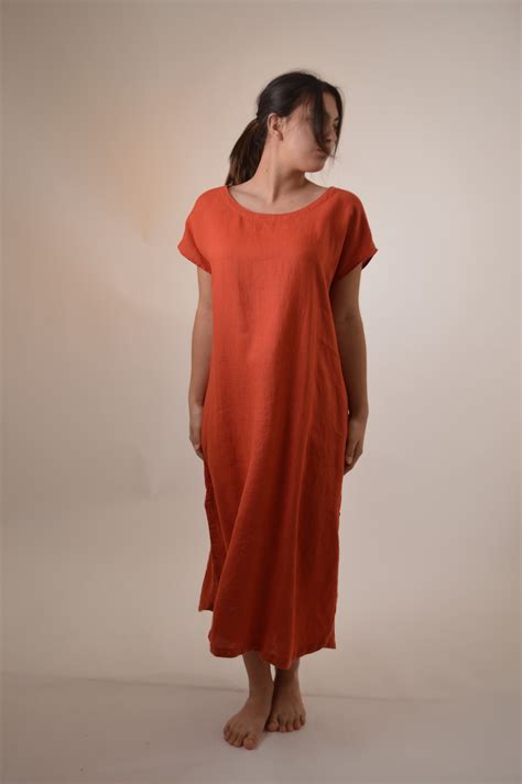 Robe Longue En Lin De Couleur Rouge Pour Femme De La Marque Mes Soeurs