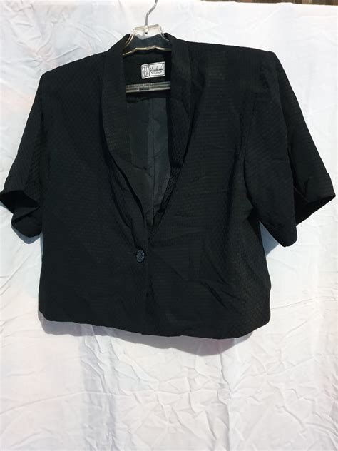Blazer Hitam Lengan Pendek Fesyen Wanita Pakaian Wanita Baju Luaran